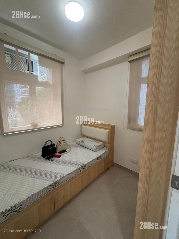 Evora Building Rental 280 ft²