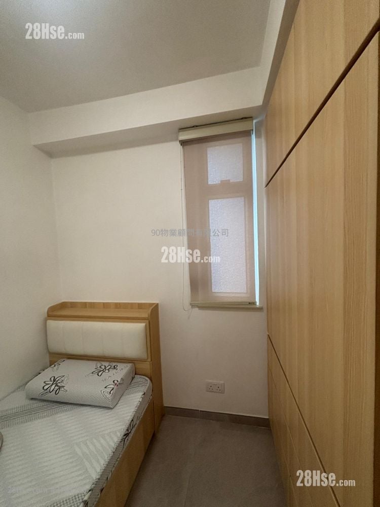 Evora Building Rental 280 ft²