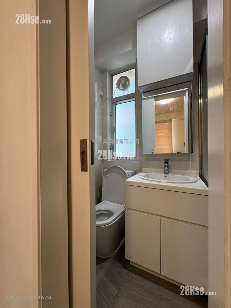 Evora Building Rental 280 ft²