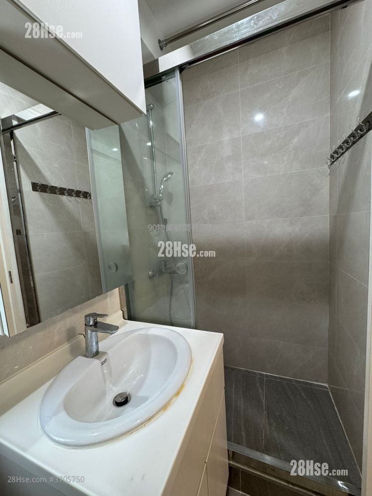 Evora Building Rental 280 ft²