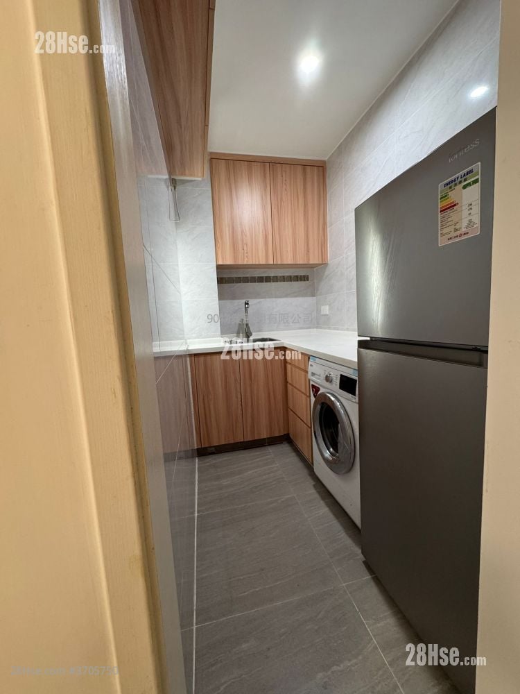 Evora Building Rental 280 ft²