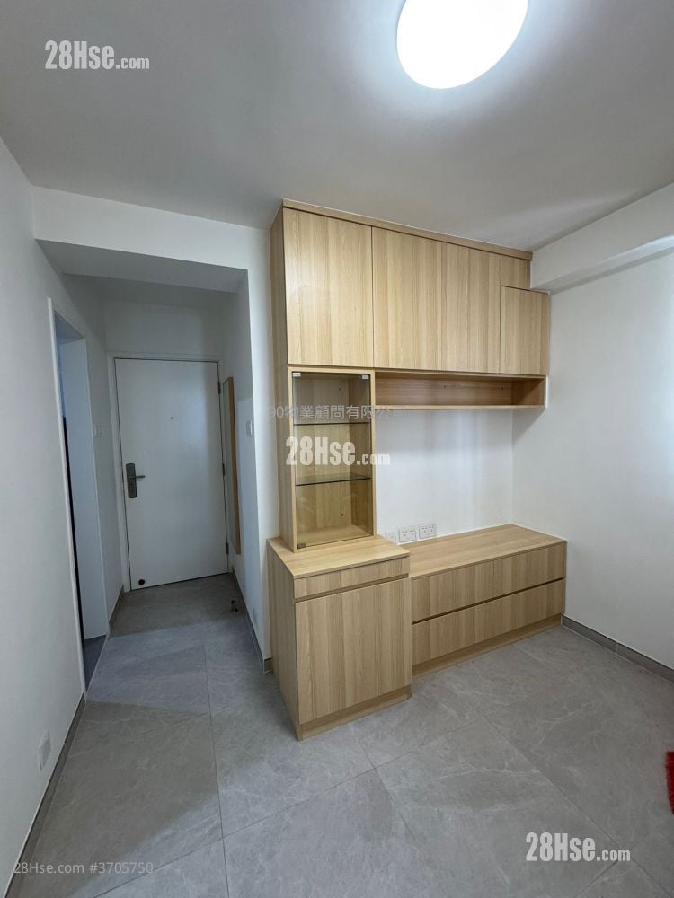 Evora Building Rental 280 ft²