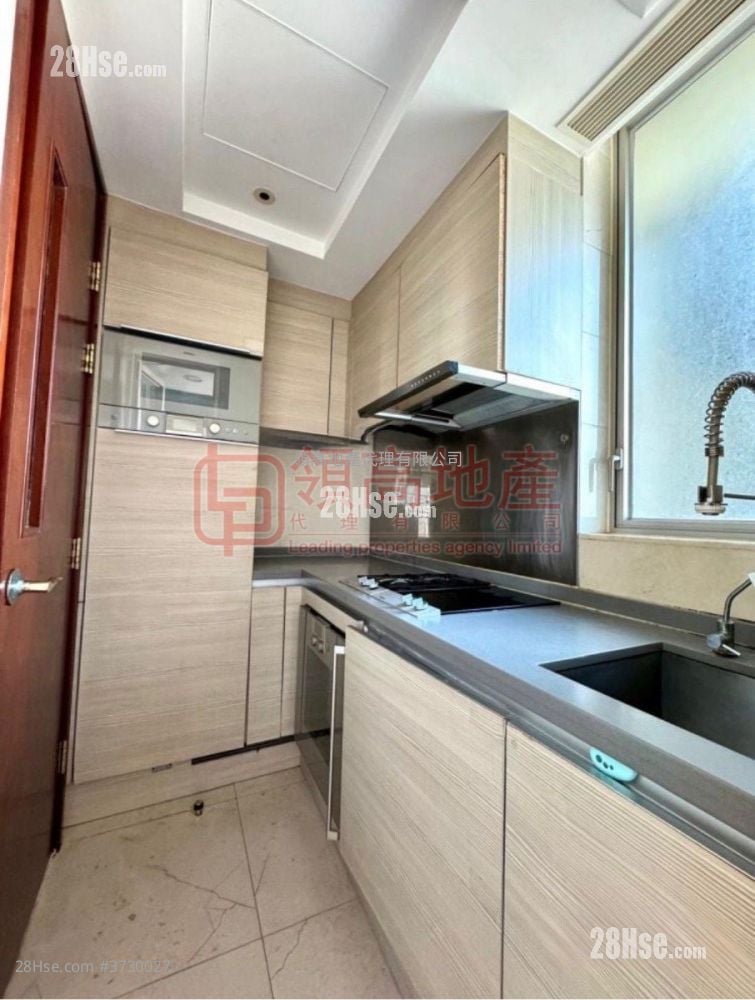 The Coronation Rental 1 Bedroom , 1 Bathroom 454 ft²