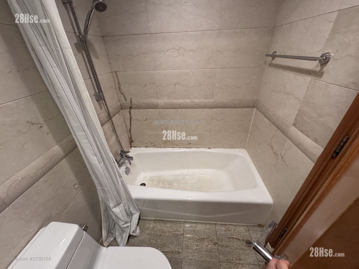 Royal Peninsula Rental 1 Bedroom , 1 Bathroom 492 ft²