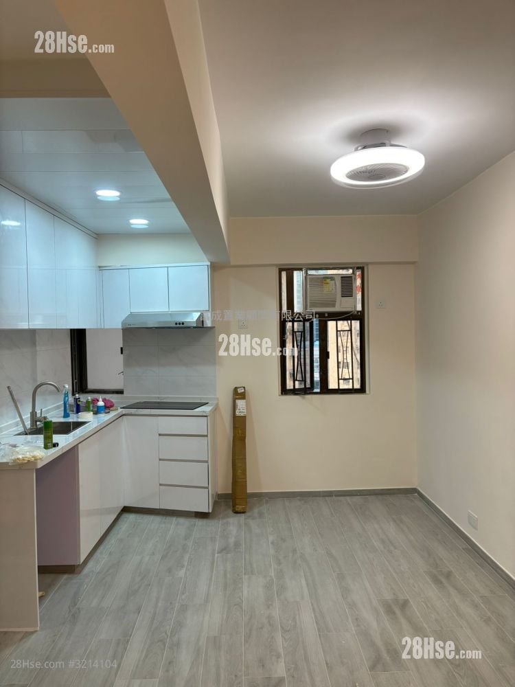 On Tak Building Sell 398 ft²