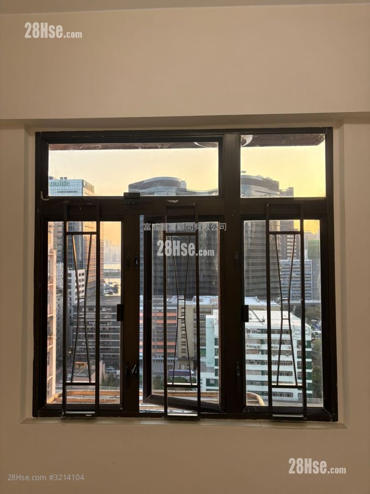 On Tak Building Sell 398 ft²