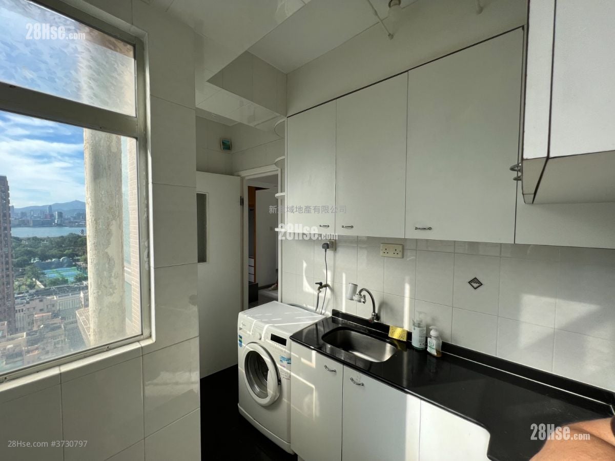 Rich Building Sell Studio , 1 Bathroom 301 ft²