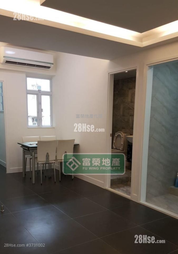 Tenement House Sell 3 Bedrooms , 2 Bathrooms 614 ft²