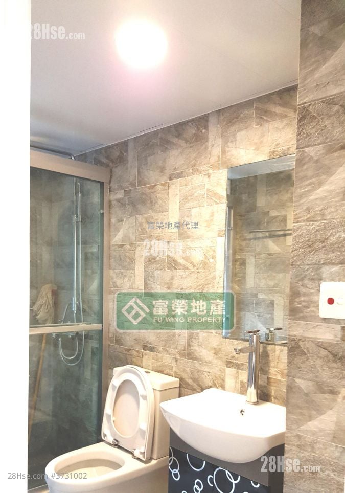 Tenement House Sell 3 Bedrooms , 2 Bathrooms 614 ft²