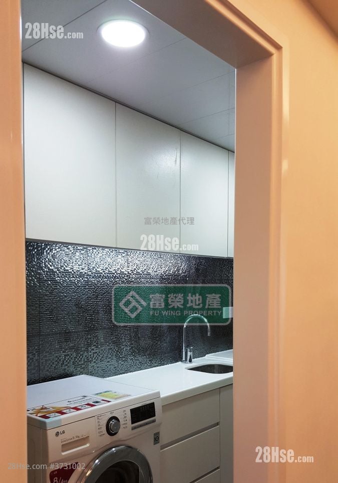 Tenement House Sell 3 Bedrooms , 2 Bathrooms 614 ft²