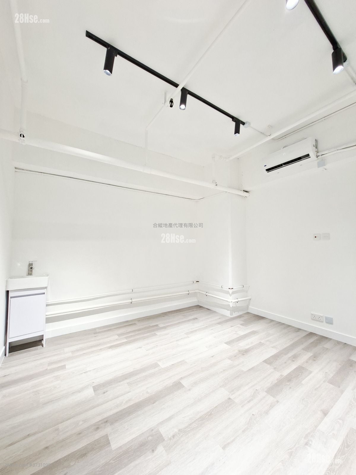 骆驼漆大厦 租盘 5+ 房 , 5+ 厕所