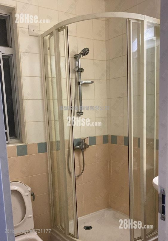 Lei On Court Sell 3 Bedrooms , 2 Bathrooms 650 ft²