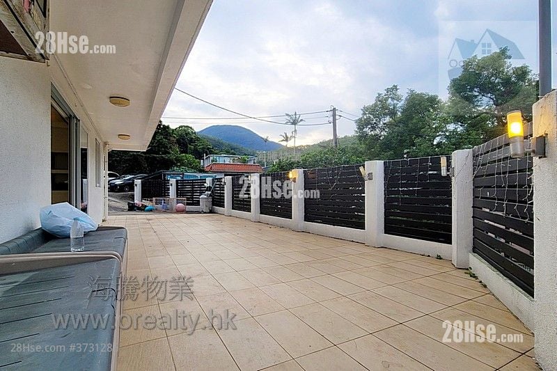 Village Sell 4 Bedrooms , 4 Bathrooms 2,100 ft²