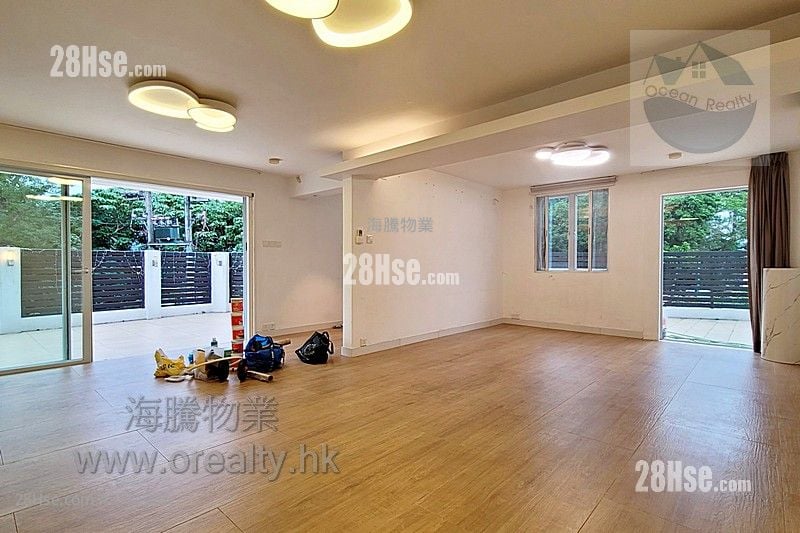 Village Sell 4 Bedrooms , 4 Bathrooms 2,100 ft²