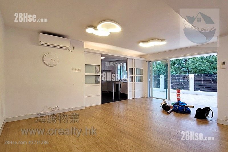 Village Sell 4 Bedrooms , 4 Bathrooms 2,100 ft²