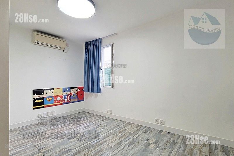 Village Sell 4 Bedrooms , 4 Bathrooms 2,100 ft²