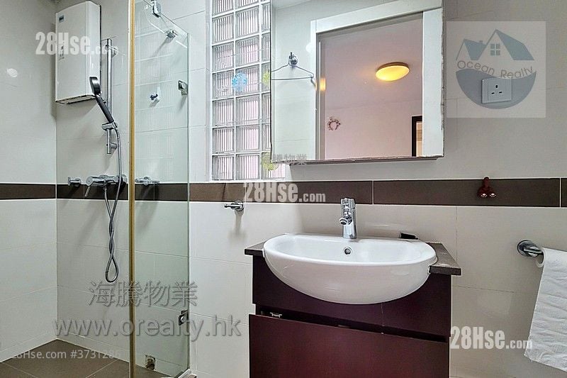 Village Sell 4 Bedrooms , 4 Bathrooms 2,100 ft²