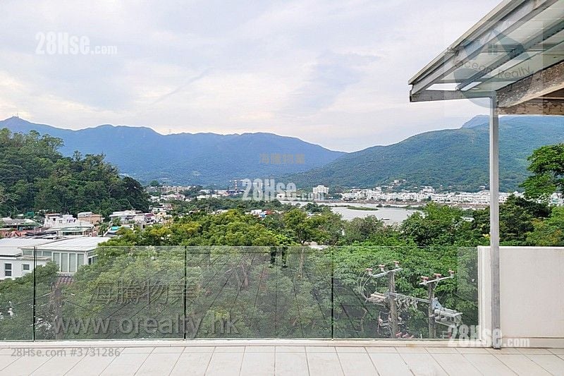 Village Sell 4 Bedrooms , 4 Bathrooms 2,100 ft²