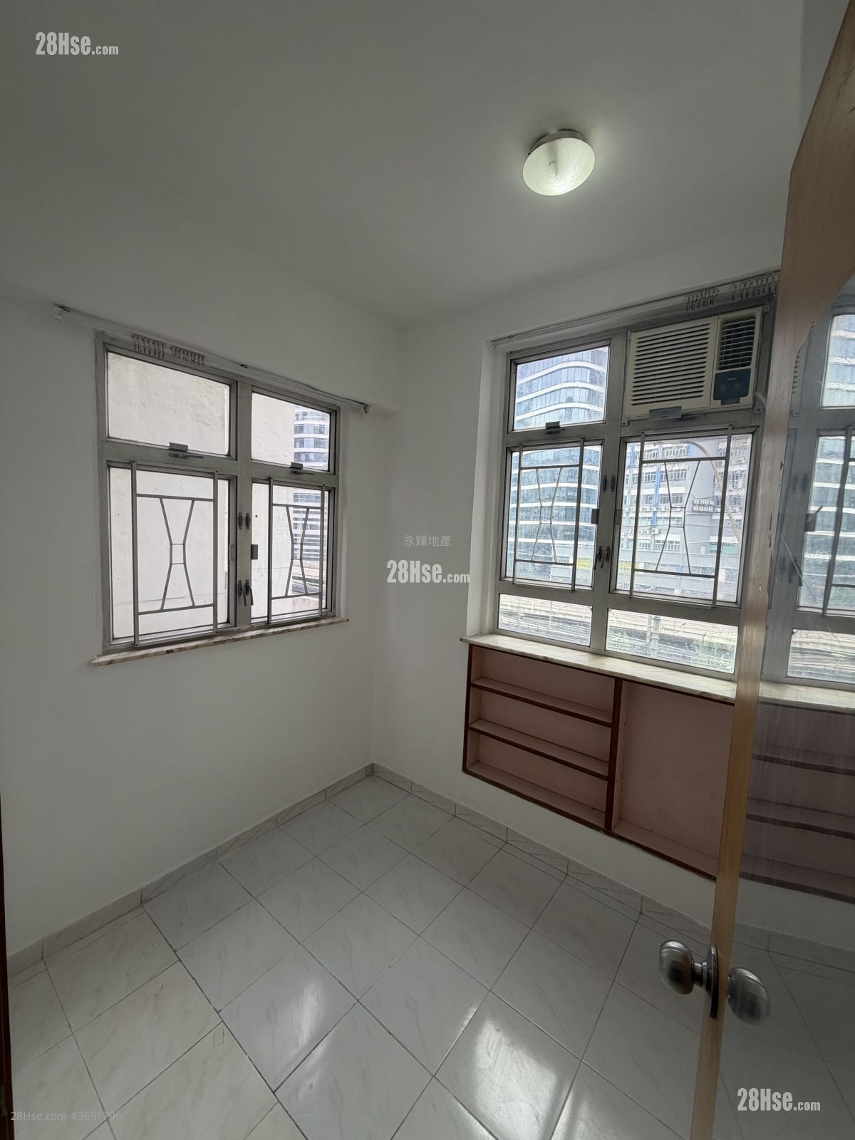 Yen Hau Mansion Sell 1 Bedroom 256 ft²