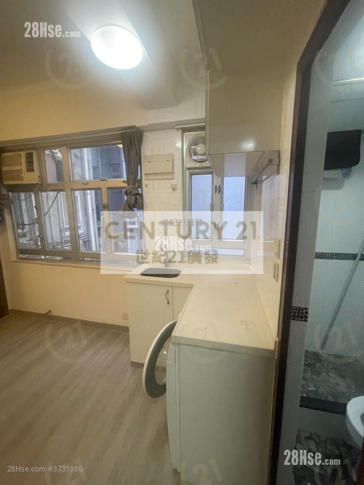 Man On House Rental 1 Bedroom , 1 Bathroom 220 ft²