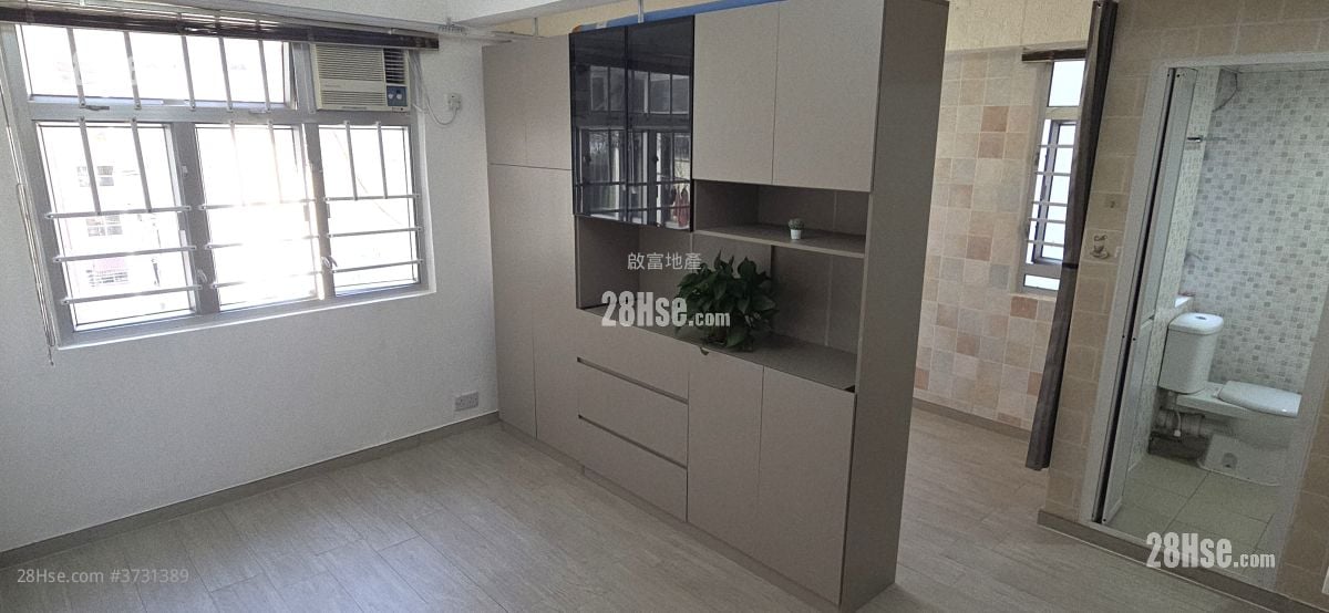 Tak Tai Building Sell 1 Bedroom , 1 Bathroom 257 ft²