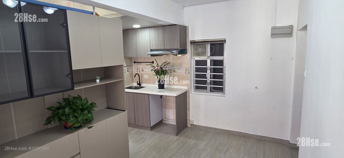 Tak Tai Building Sell 1 Bedroom , 1 Bathroom 257 ft²