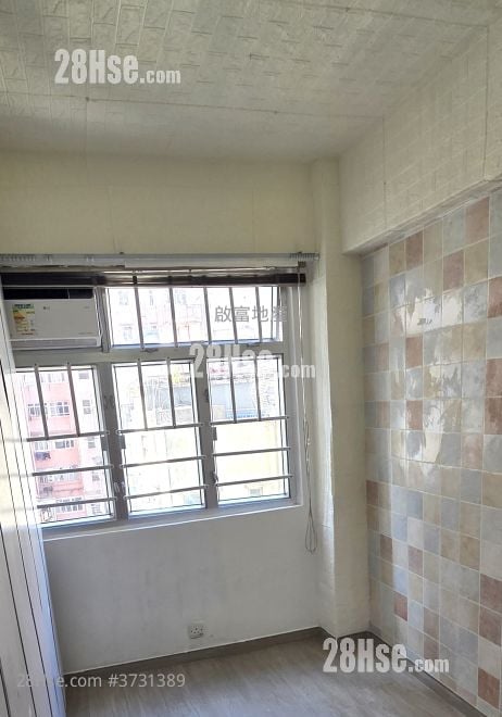 Tak Tai Building Sell 1 Bedroom , 1 Bathroom 257 ft²