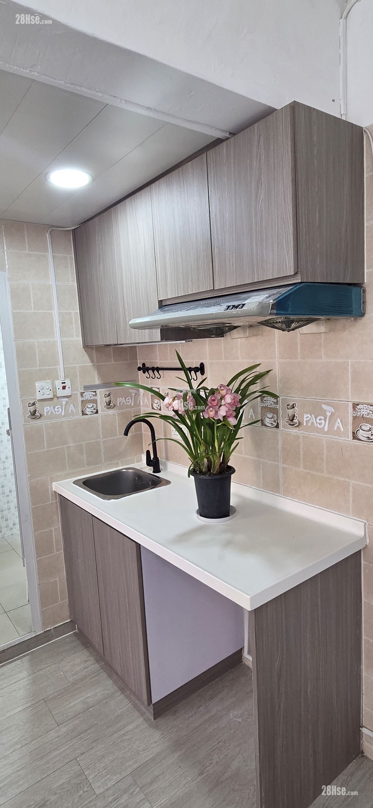 Tak Tai Building Sell 1 Bedroom , 1 Bathroom 257 ft²