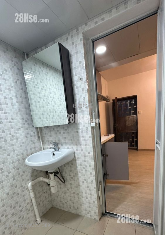 Tak Tai Building Sell 1 Bedroom , 1 Bathroom 257 ft²