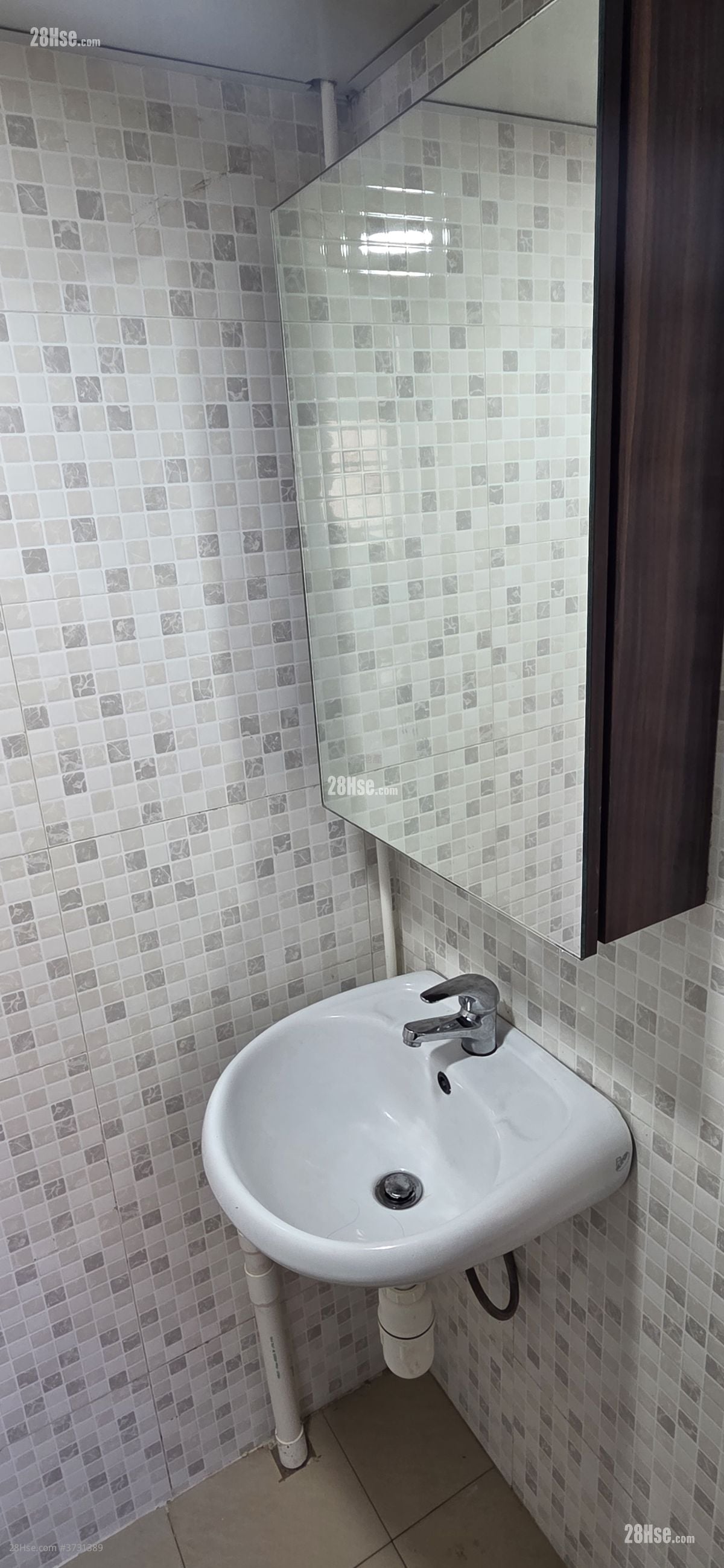 Tak Tai Building Sell 1 Bedroom , 1 Bathroom 257 ft²