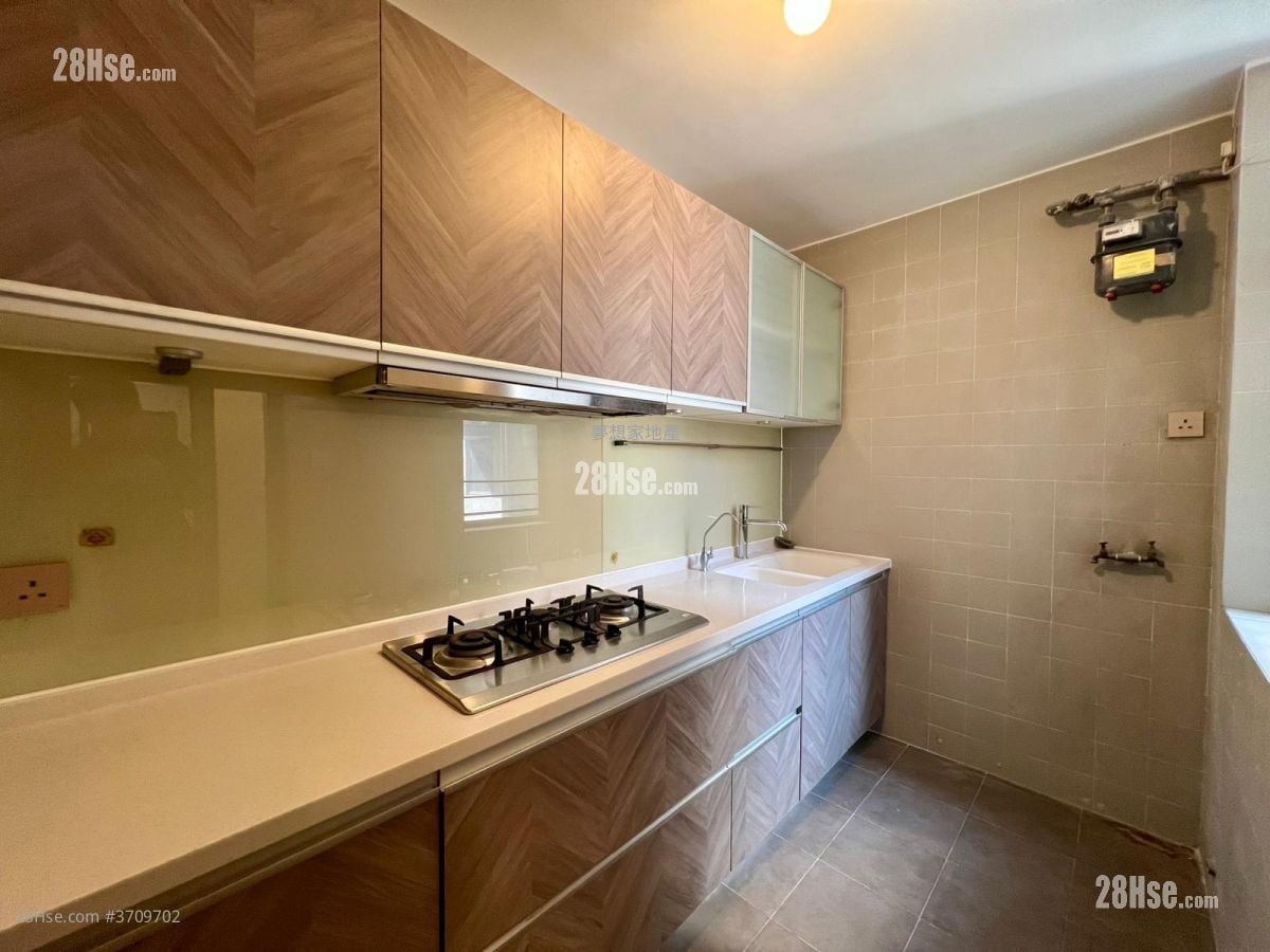 Euston Court Sell 2 Bedrooms , 1 Bathroom 587 ft²