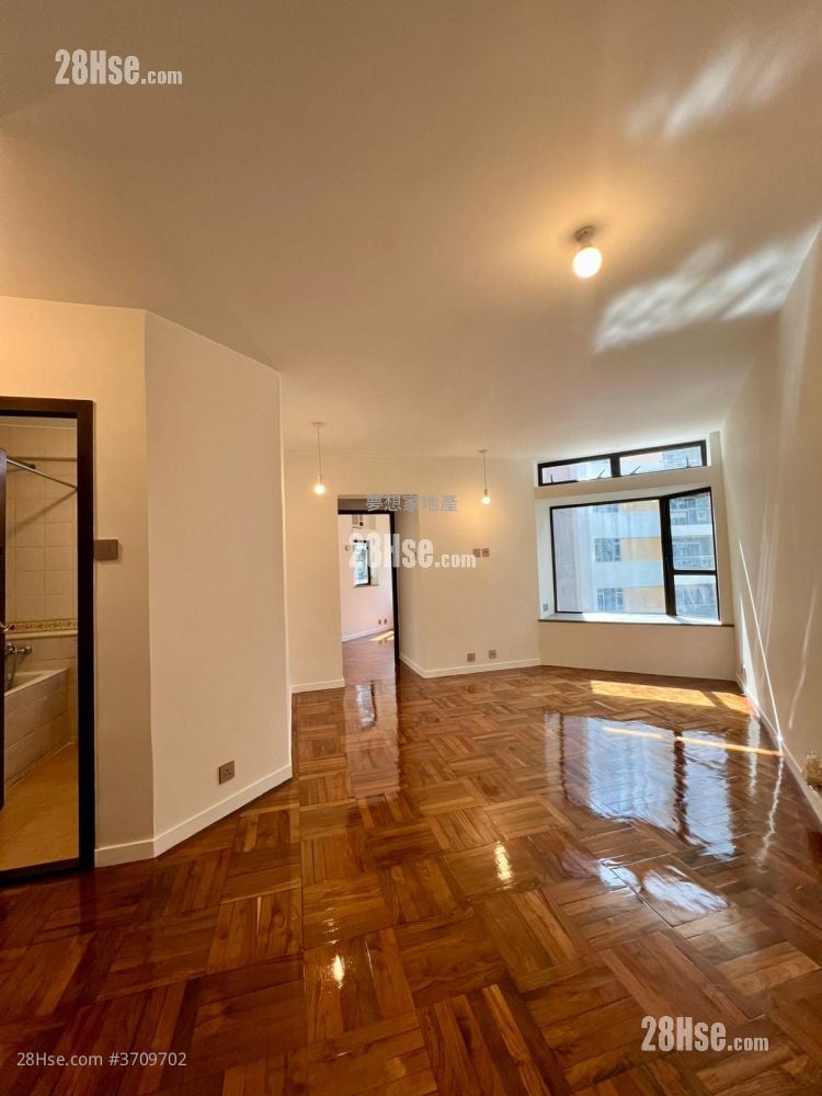 Euston Court Sell 2 Bedrooms , 1 Bathroom 587 ft²