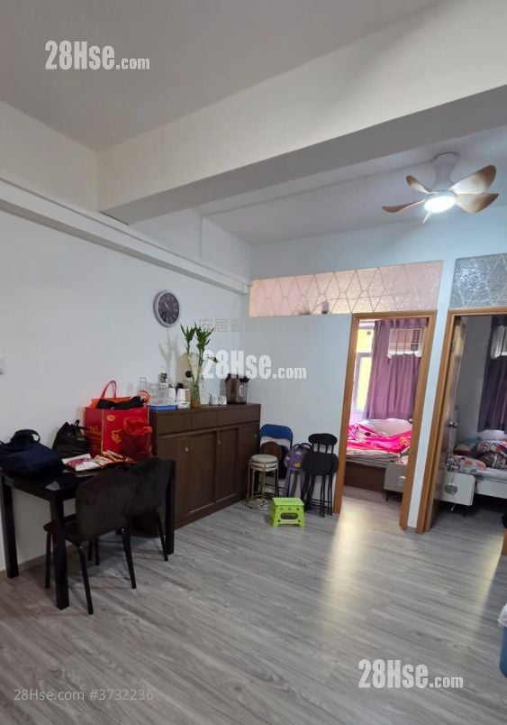 Lun Cheung St  Sell 2 Bedrooms , 1 Bathroom 463 ft²