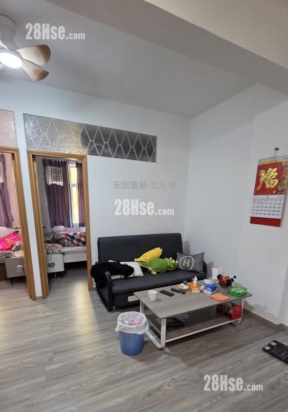 Lun Cheung St  Sell 2 Bedrooms , 1 Bathroom 463 ft²