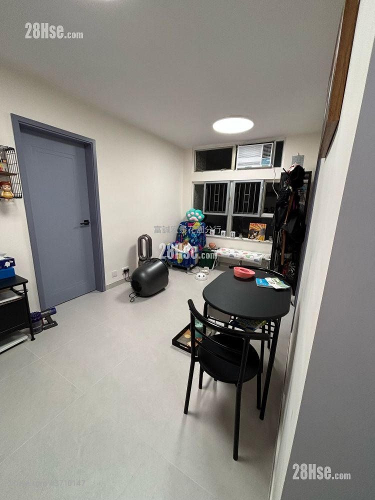 瓊麗苑 售盤 2 房 , 1 浴室 401 平方呎