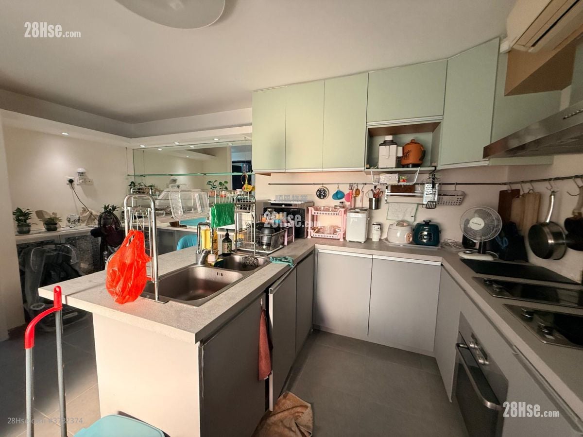 Village Sell 5+ Bedrooms , 2 Bathrooms