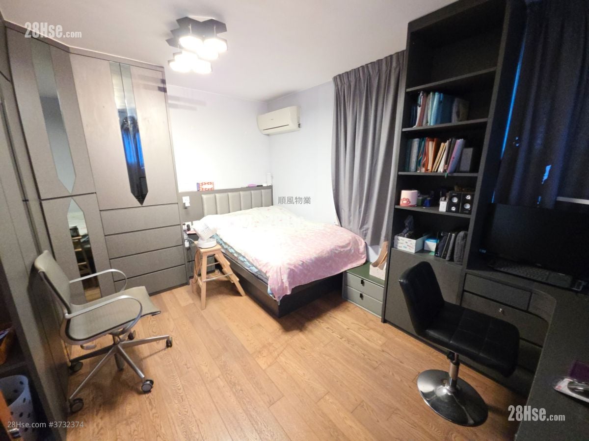 Village Sell 5+ Bedrooms , 2 Bathrooms