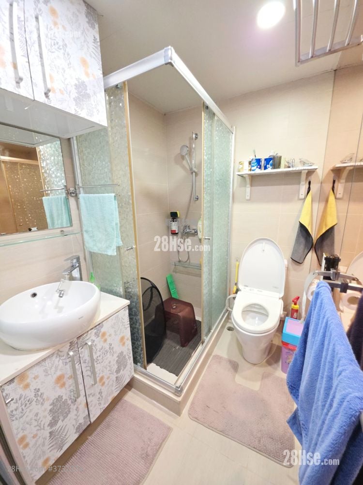 Village Sell 5+ Bedrooms , 2 Bathrooms