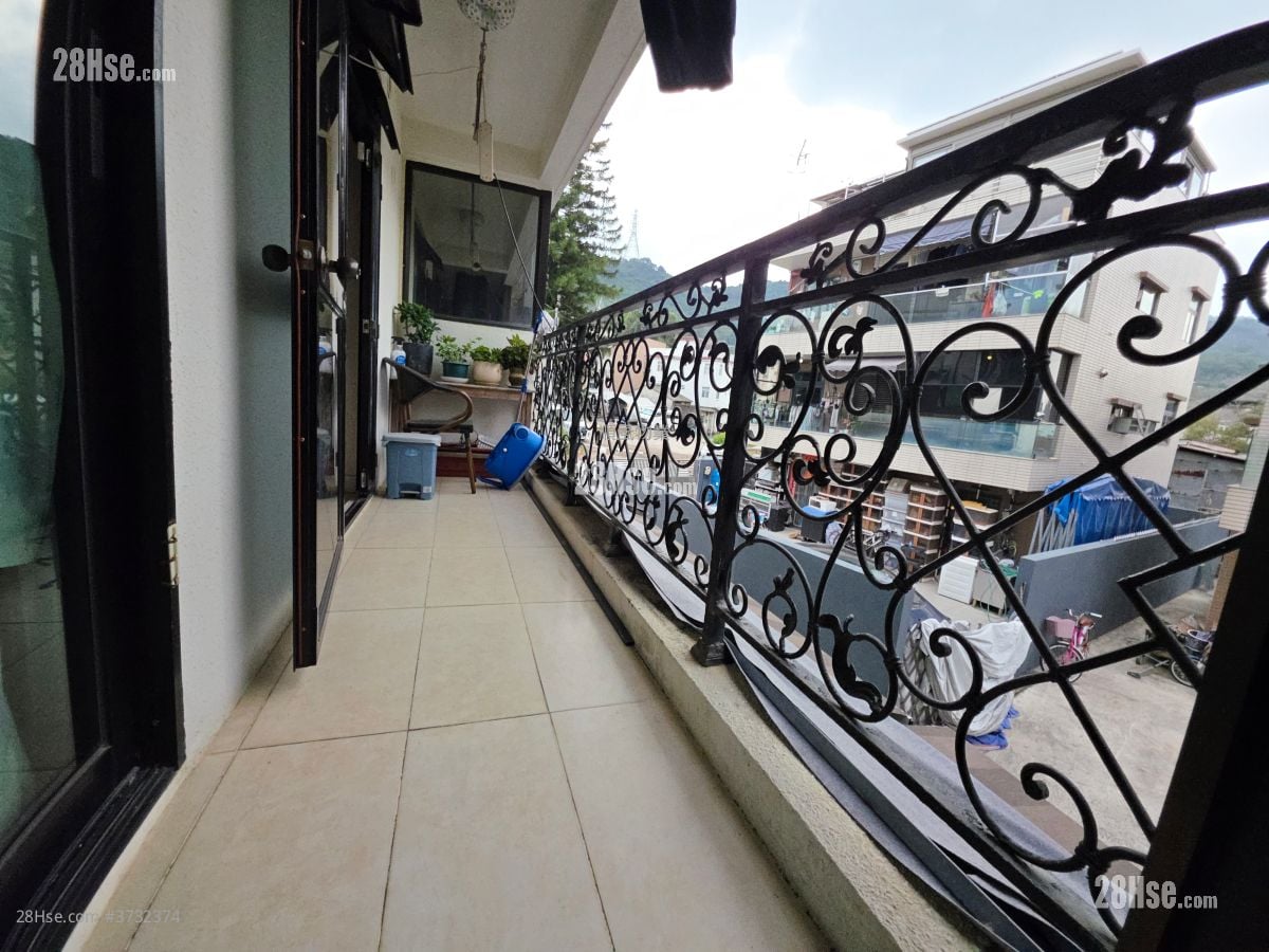 Village Sell 5+ Bedrooms , 2 Bathrooms