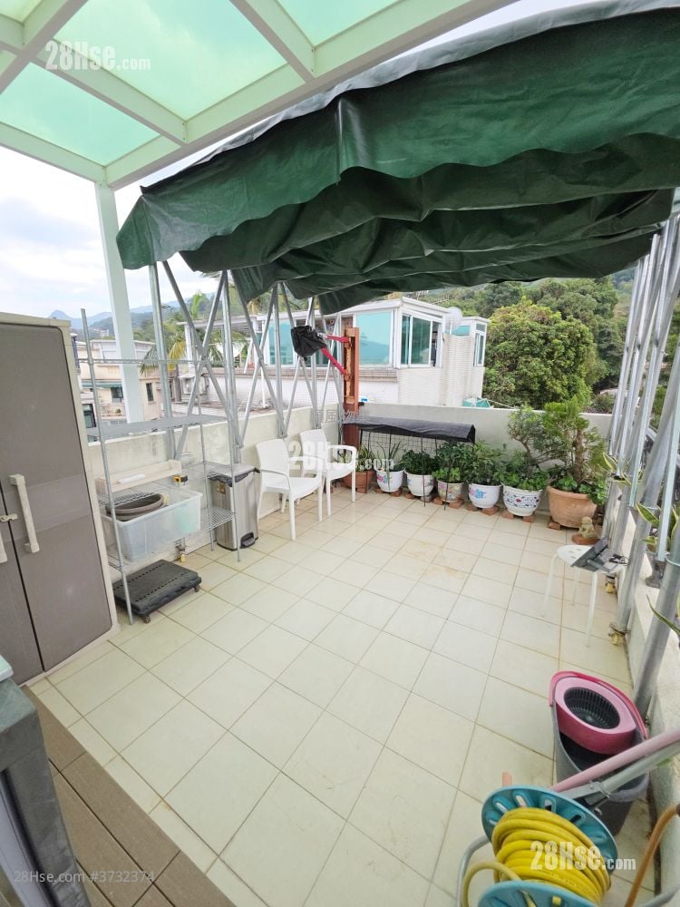 Village Sell 5+ Bedrooms , 2 Bathrooms