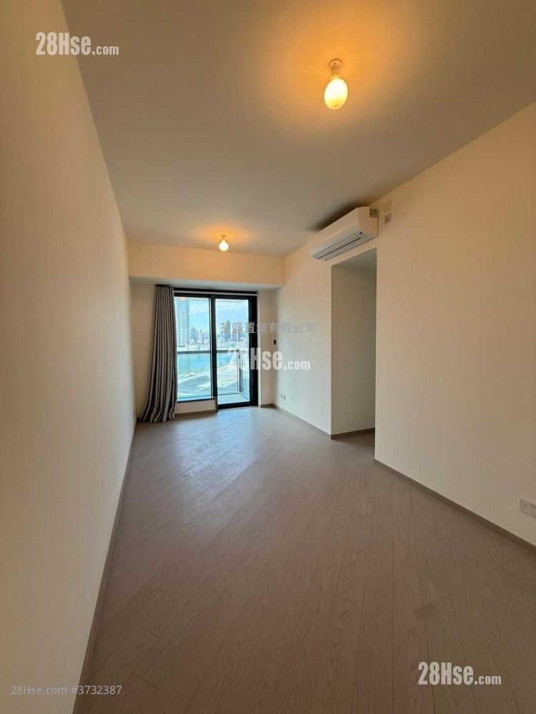 Twin Victoria Rental 3 Bedrooms , 2 Bathrooms 705 ft²