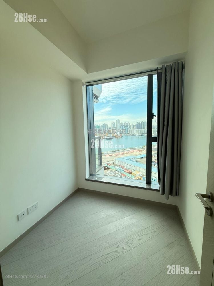 Twin Victoria Rental 3 Bedrooms , 2 Bathrooms 705 ft²