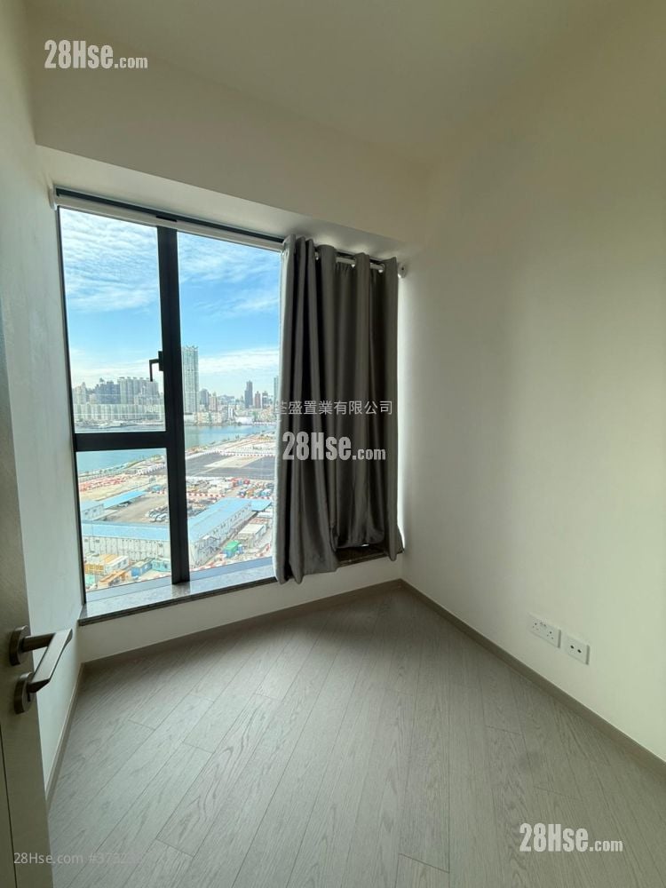 Twin Victoria Rental 3 Bedrooms , 2 Bathrooms 705 ft²