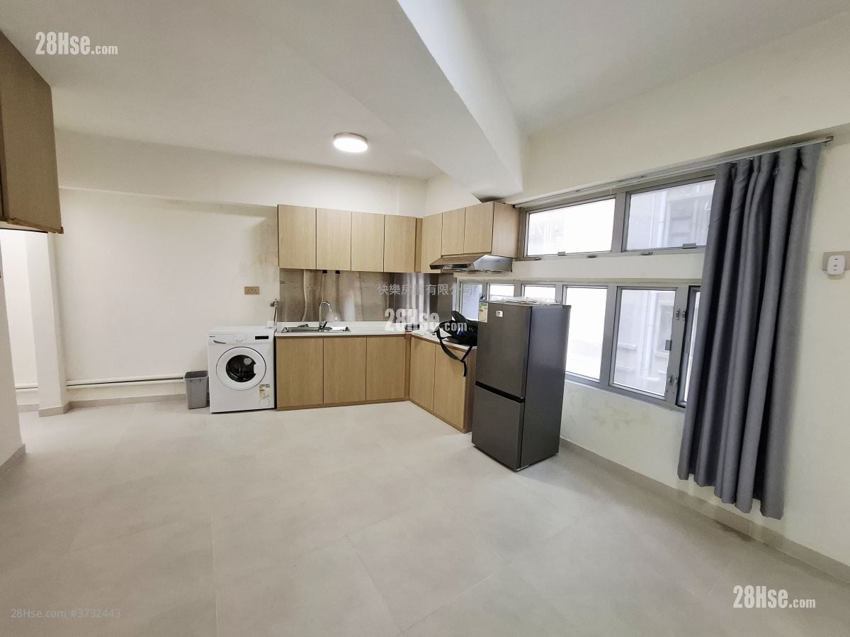 28 Hillier Street Sell 2 Bedrooms , 1 Bathroom 388 ft²