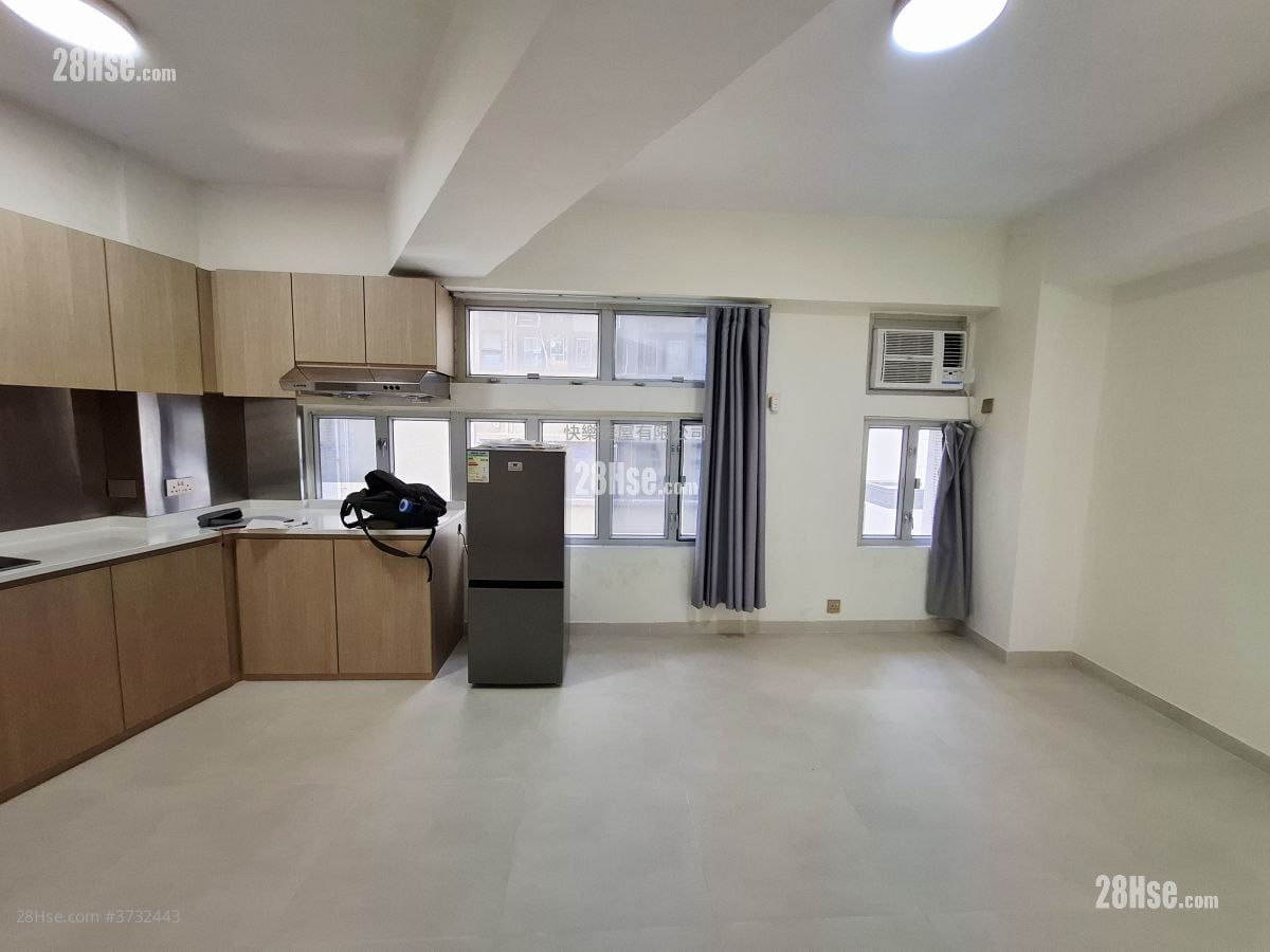 28 Hillier Street Sell 2 Bedrooms , 1 Bathroom 388 ft²