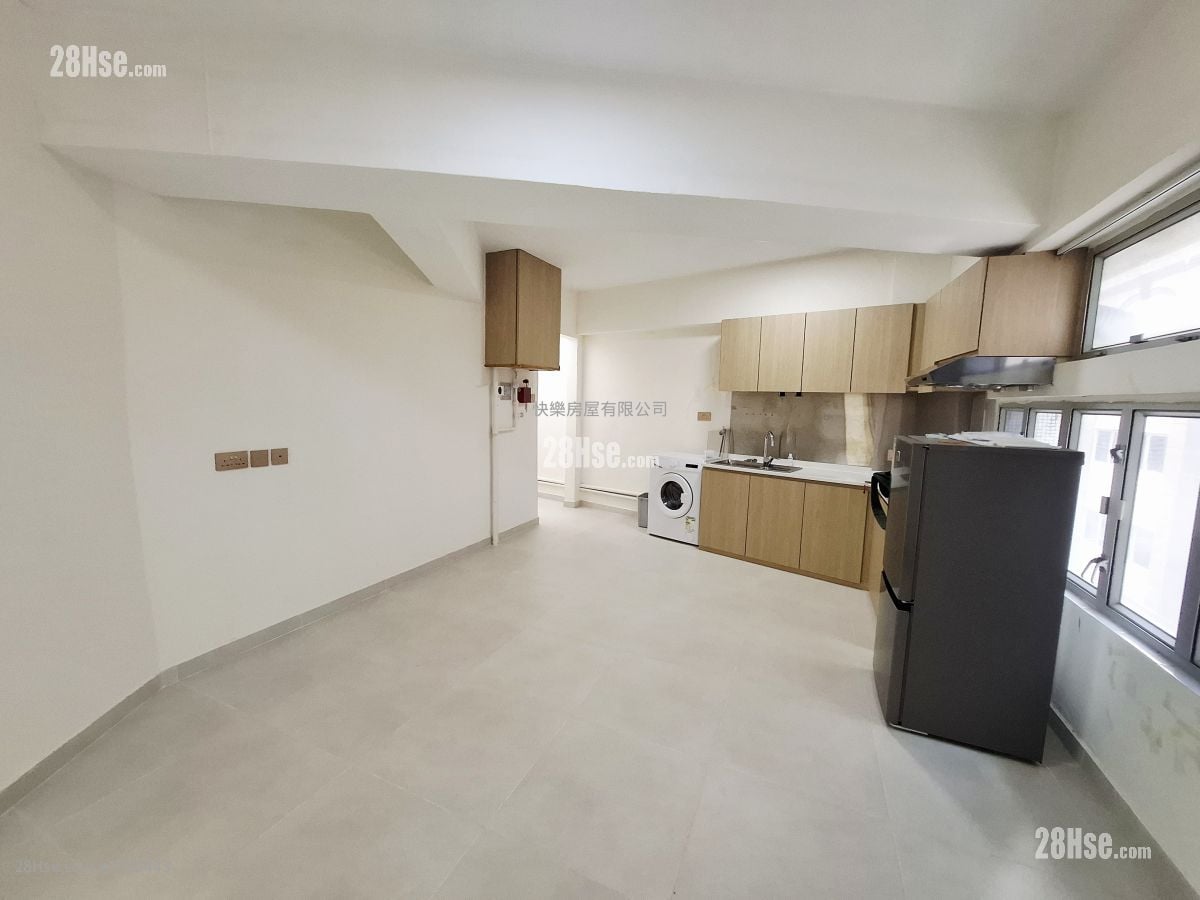 28 Hillier Street Sell 2 Bedrooms , 1 Bathroom 388 ft²