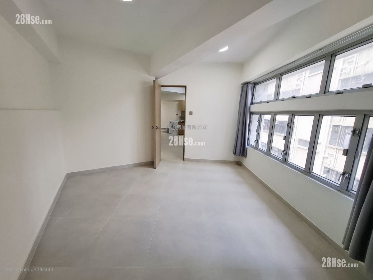 28 Hillier Street Sell 2 Bedrooms , 1 Bathroom 388 ft²