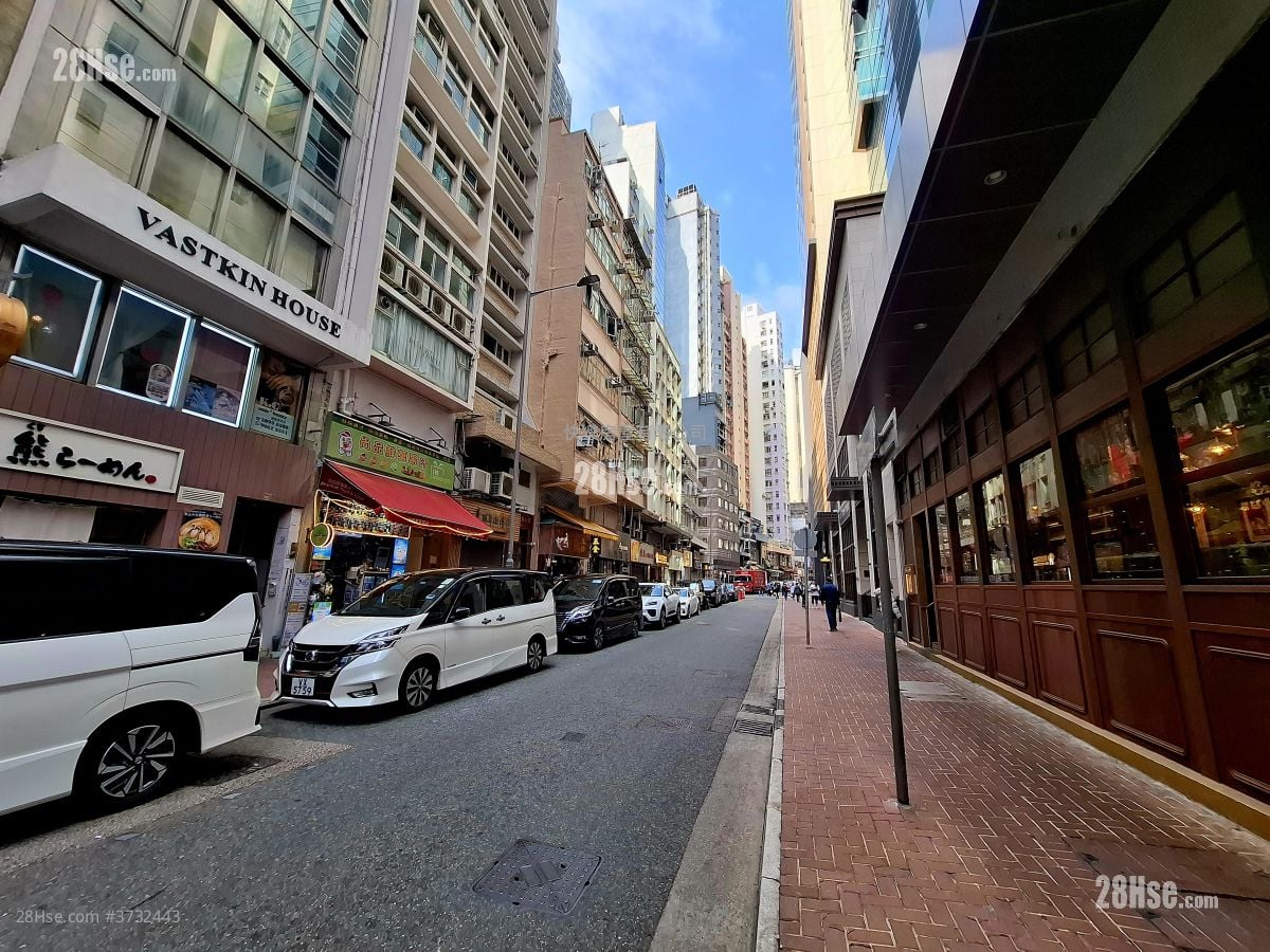 28 Hillier Street Sell 2 Bedrooms , 1 Bathroom 388 ft²