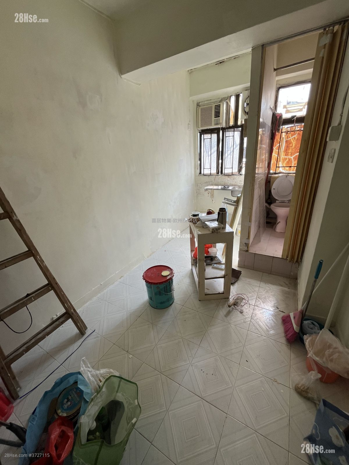 Wai Bun Building Sell 3 Bedrooms , 1 Bathroom 378 ft²
