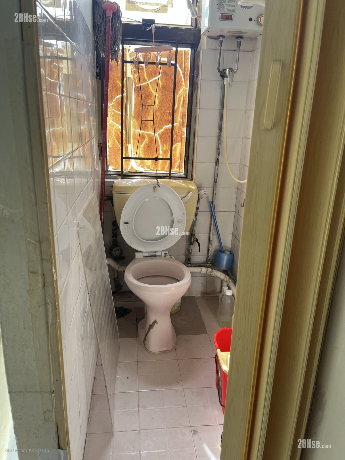 Wai Bun Building Sell 3 Bedrooms , 1 Bathroom 378 ft²